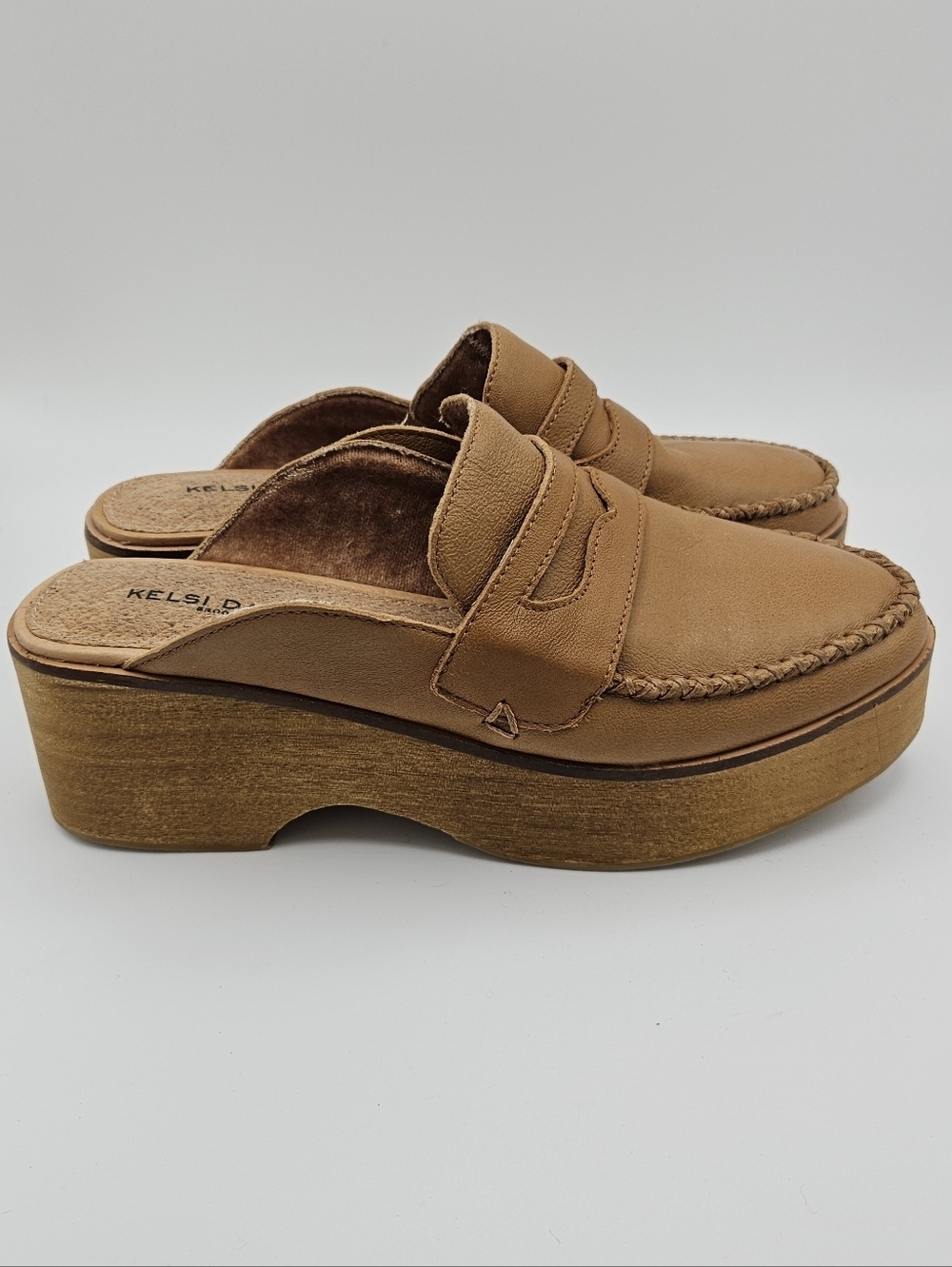 Kelsi Dagger tan chunky wooden penny loafer clogs size 6